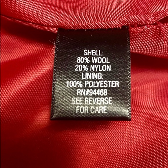 Woman’s Croft&Barrow Jacket. - Picture 4 of 5